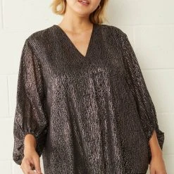 Purple Door Boutique Sweet Shimmer Black Top Ladies'
