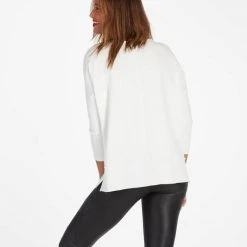 Spanx Dolman Perfect Length Powder Top