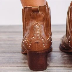 Purple Door Boutique Western Styles Cowgirl Coleen Brown Cowboy Boots