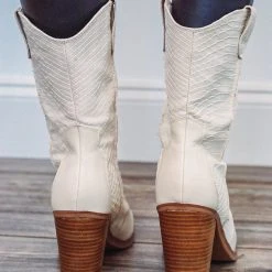 Mia New Arrivals Raylyn Ivory Cowgirl Boots