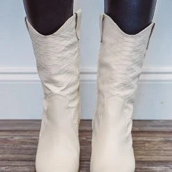 Mia New Arrivals Raylyn Ivory Cowgirl Boots