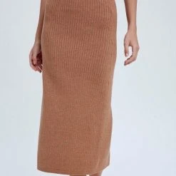 Purple Door Boutique Ladies' Mocha Ribbed Knit Midi Skirt