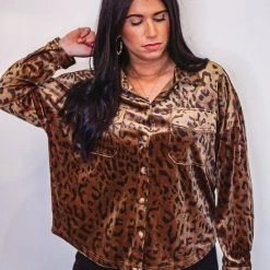 Purple Door Boutique Ladies' Chocolate Velvet Leopard Print Top