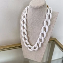 Purple Door Boutique White Acrylic Chain Necklace Accessories/Gifts